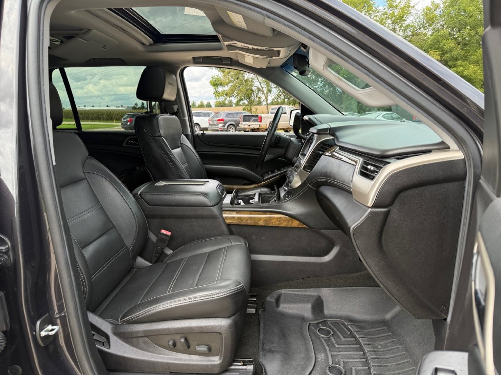 Used 2016 GMC Yukon Denali w/ Open Road Package AWD/4WD image 44