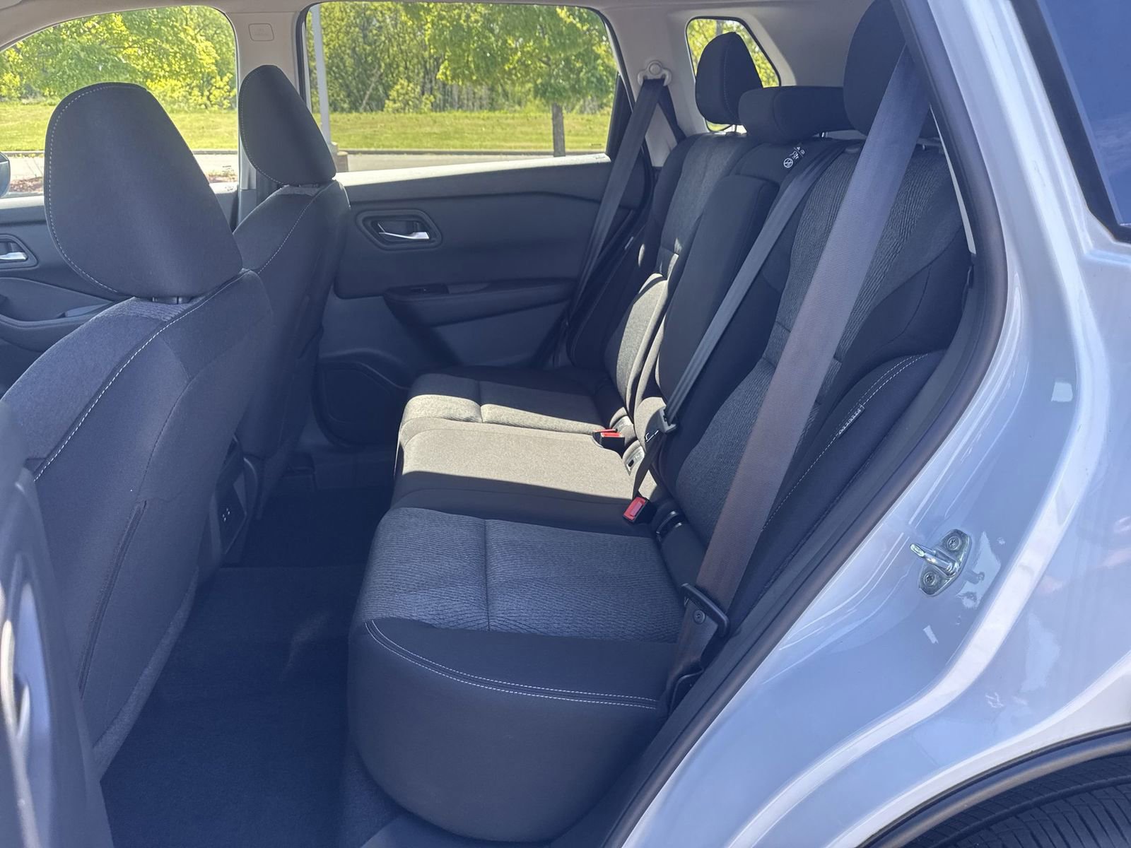 Certified 2025 Nissan Rogue SV AWD/4WD image 15