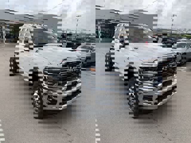 New 2025 RAM 3500 Tradesman image 4