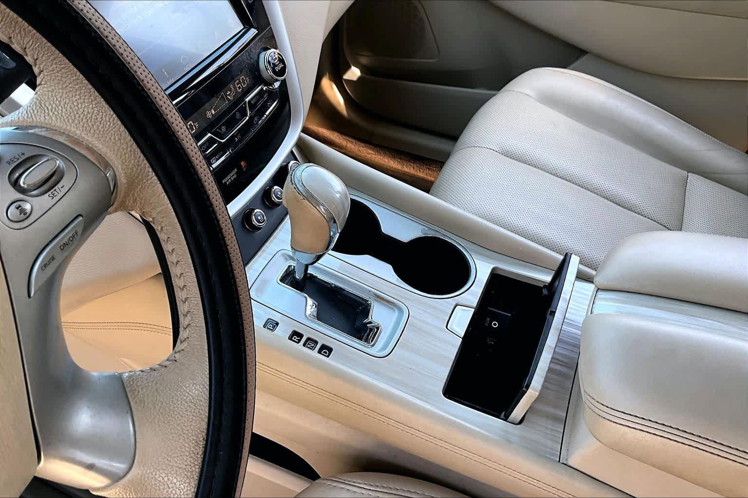 Used 2016 Nissan Murano Platinum w/ Platinum Technology Package FWD image 16