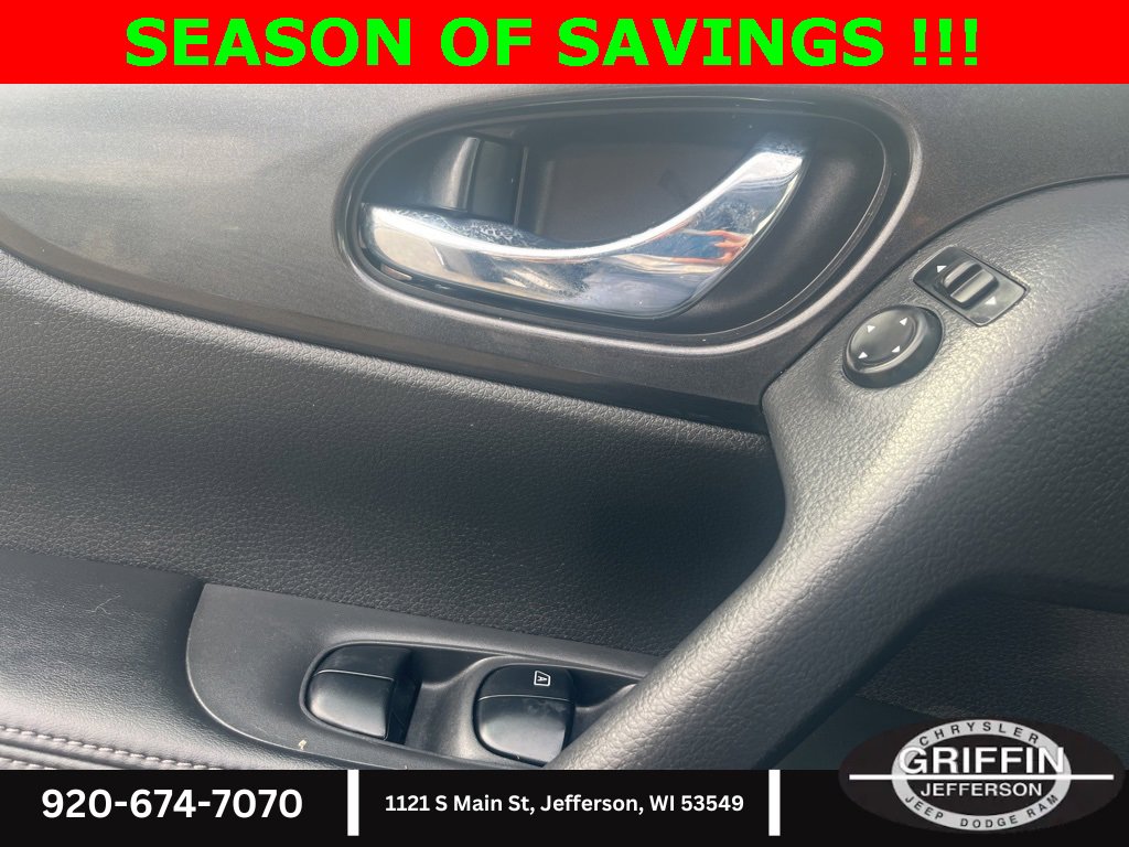 Used 2018 Nissan Rogue SV image 15