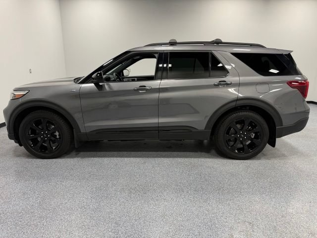 Used 2024 Ford Explorer ST-Line w/ Class IV Trailer Tow Package RWD image 6