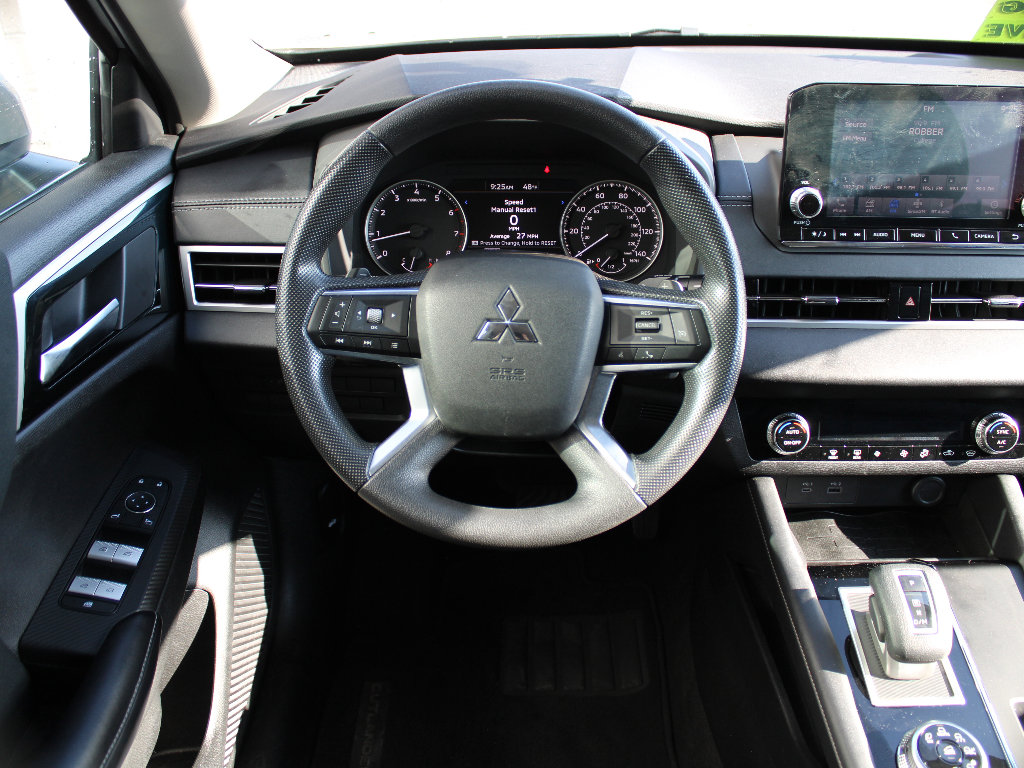 Used 2022 Mitsubishi Outlander ES image 10