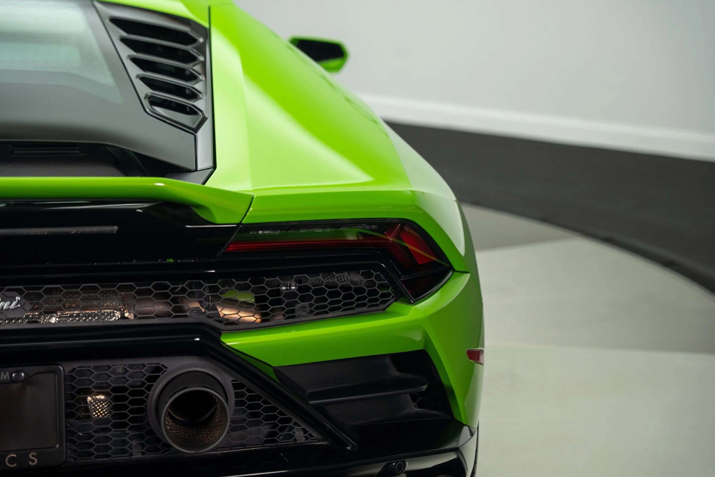 Used 2020 Lamborghini Huracan EVO image 21