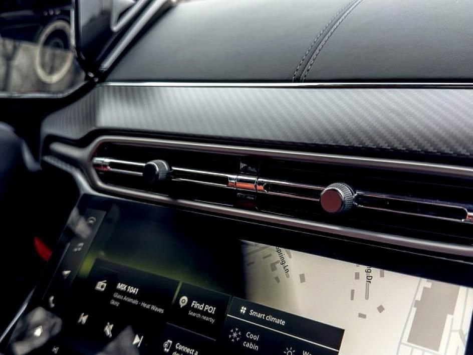 New 2025 Aston Martin V8 Vantage Coupe image 22