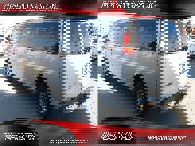 Used 2017 Chevrolet Express 3500 LT w/ LT Preferred Equipment Group image 28