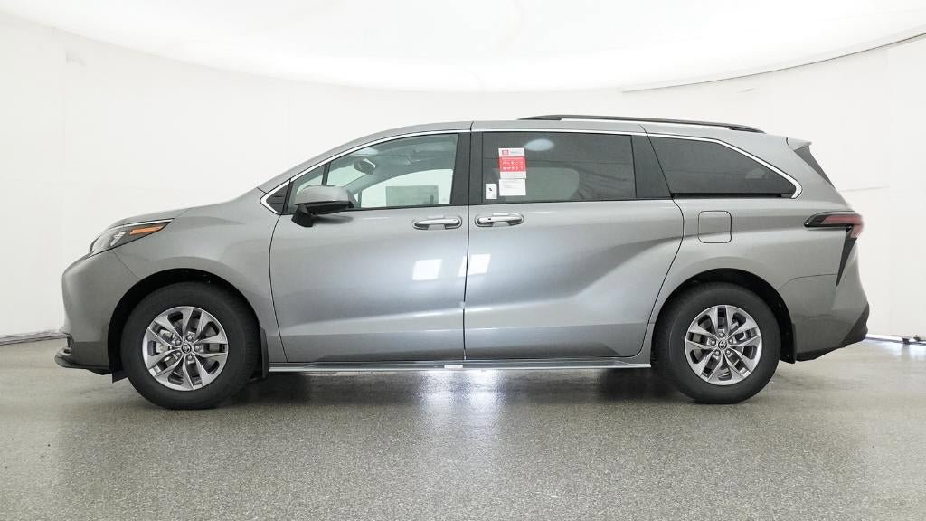 New 2026 Toyota Sienna XLE FWD image 19