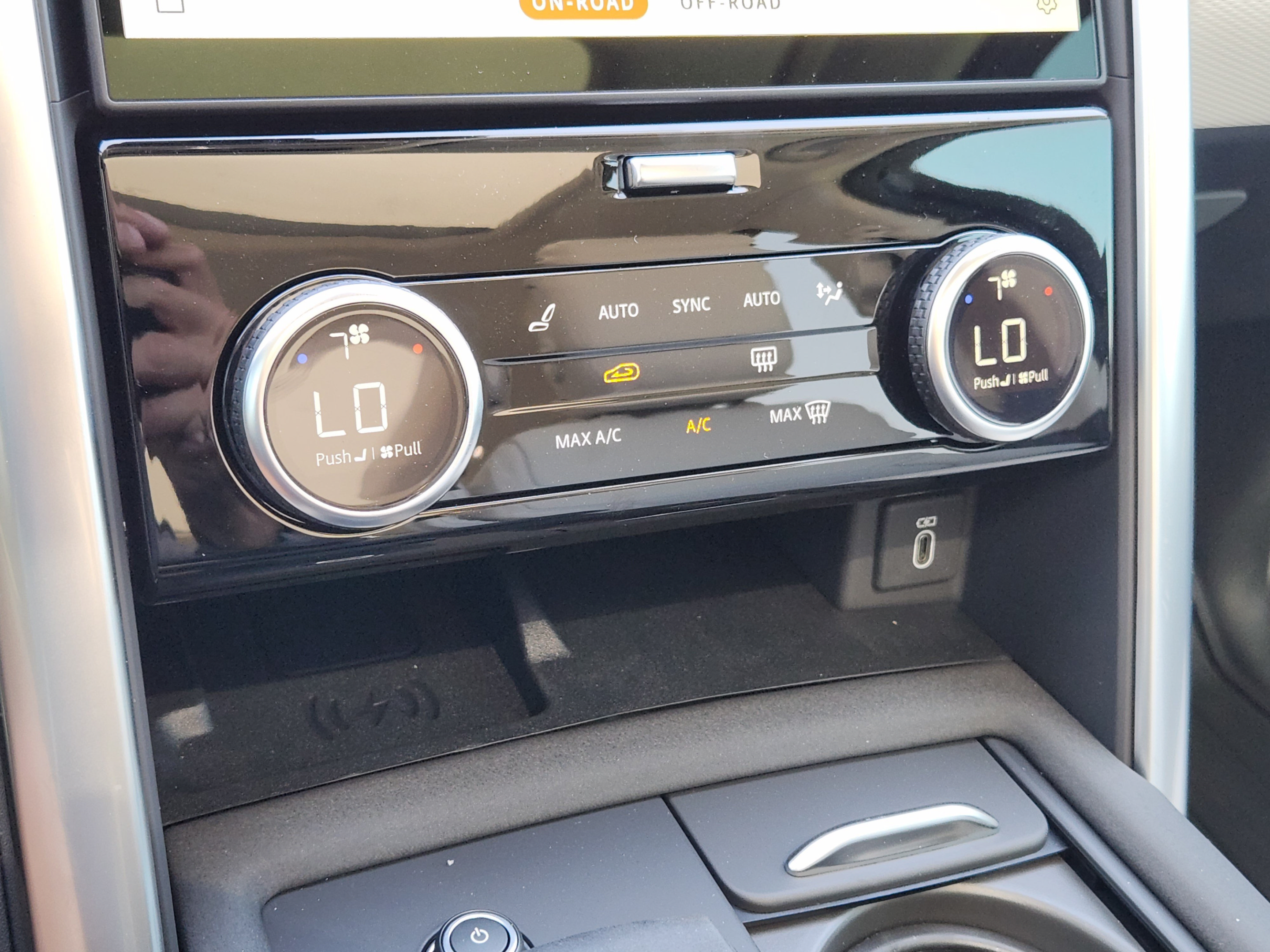 New 2026 Land Rover Discovery Dynamic SE AWD/4WD image 14