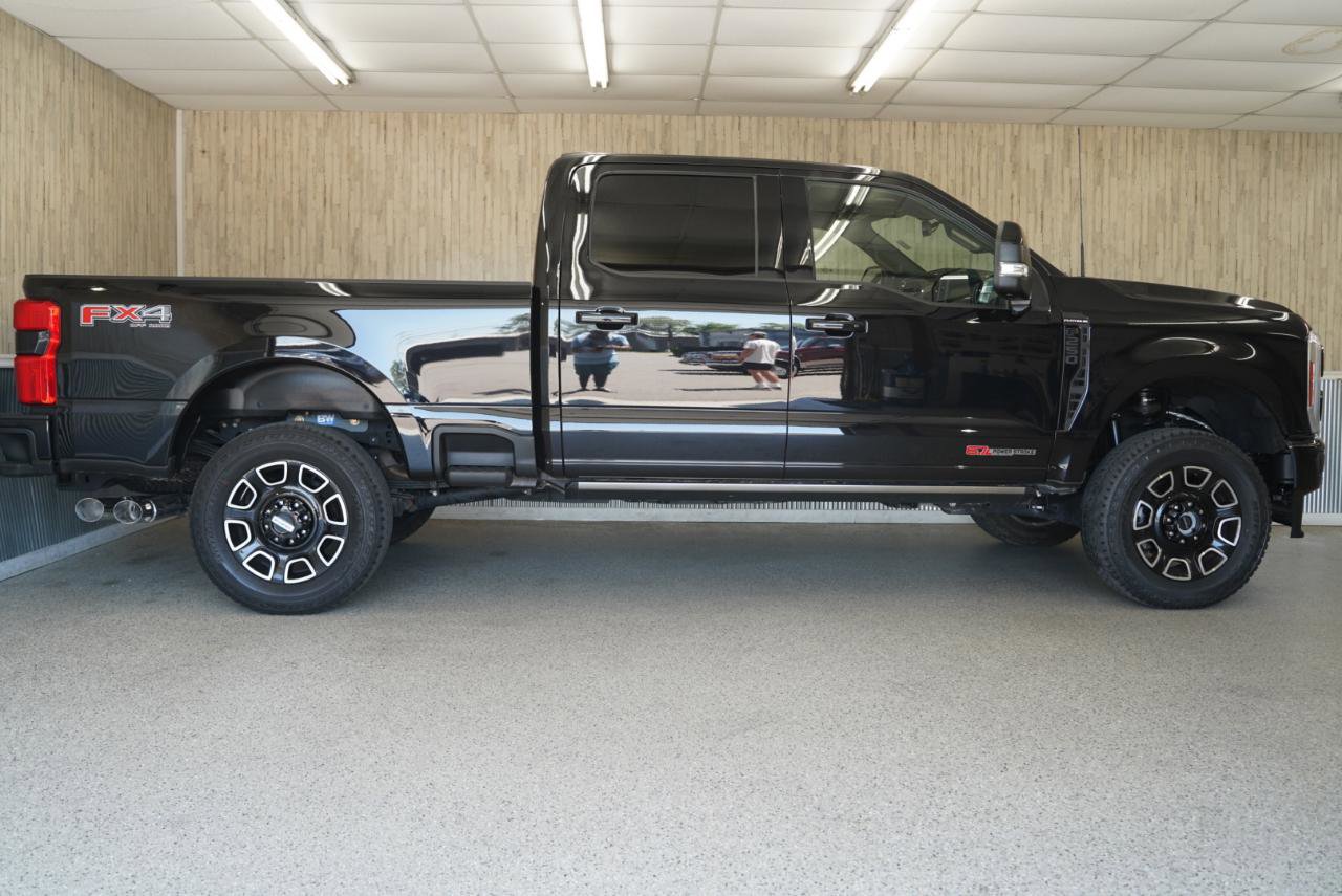 Used 2025 Ford F250 Platinum image 4