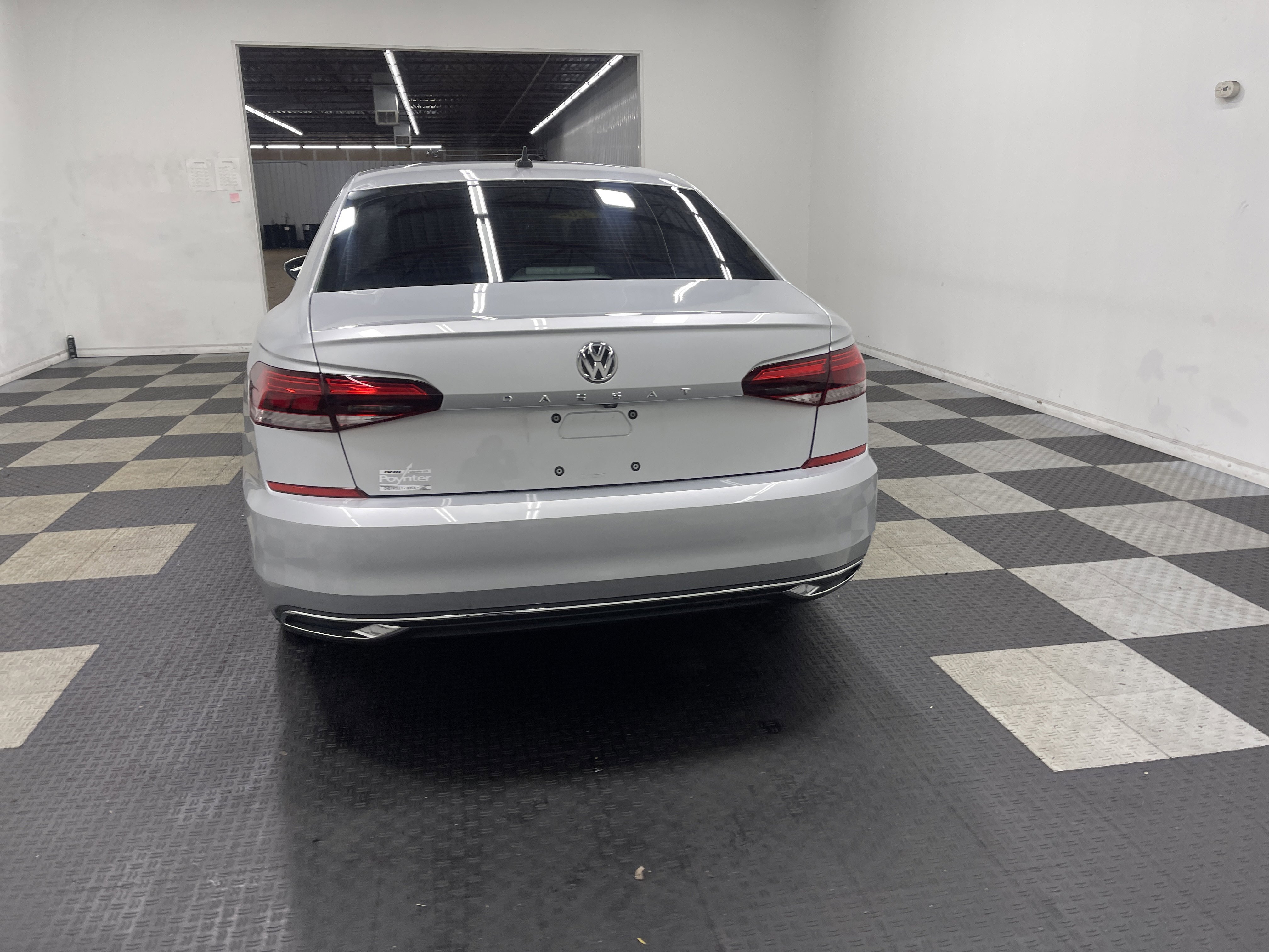Used 2020 Volkswagen Passat 2.0T SE image 3