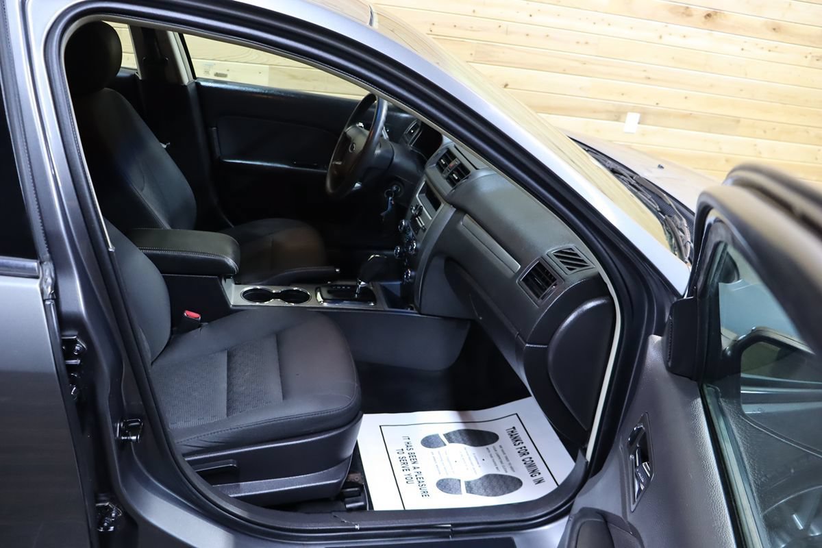 Used 2011 Ford Fusion SE w/ 201A Rapid Spec Order Code FWD image 48