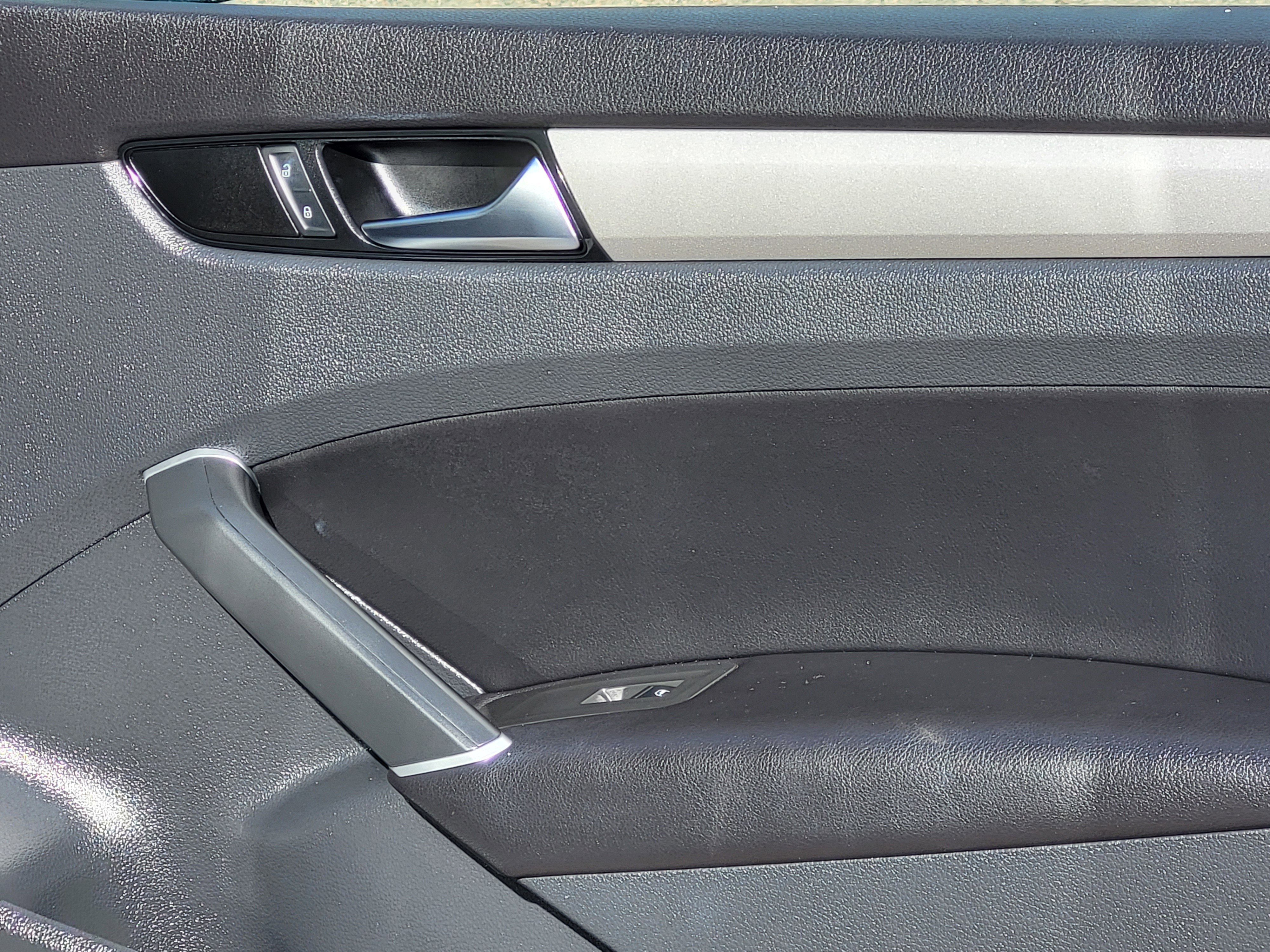 Used 2020 Volkswagen Passat 2.0T SE image 15