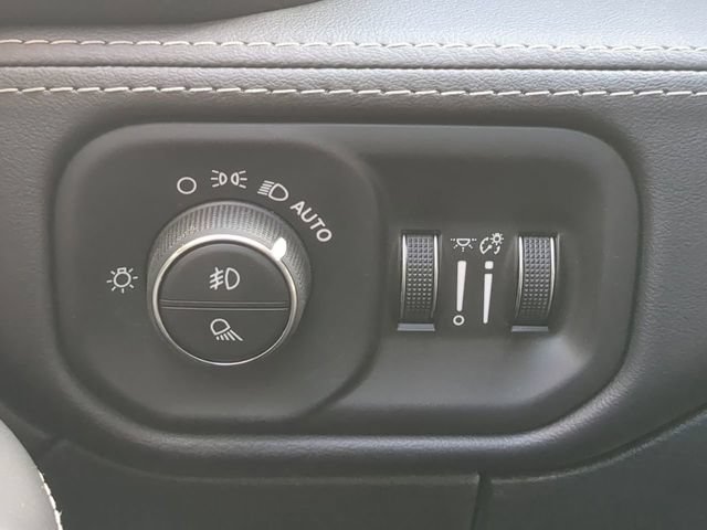 New 2026 RAM 3500 Limited AWD/4WD image 29