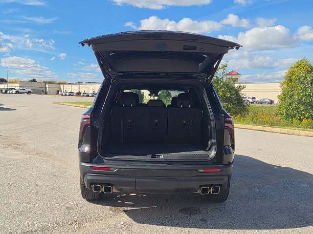 Used 2024 Chevrolet Traverse LS w/ Midnight/Sport Edition AWD/4WD image 10
