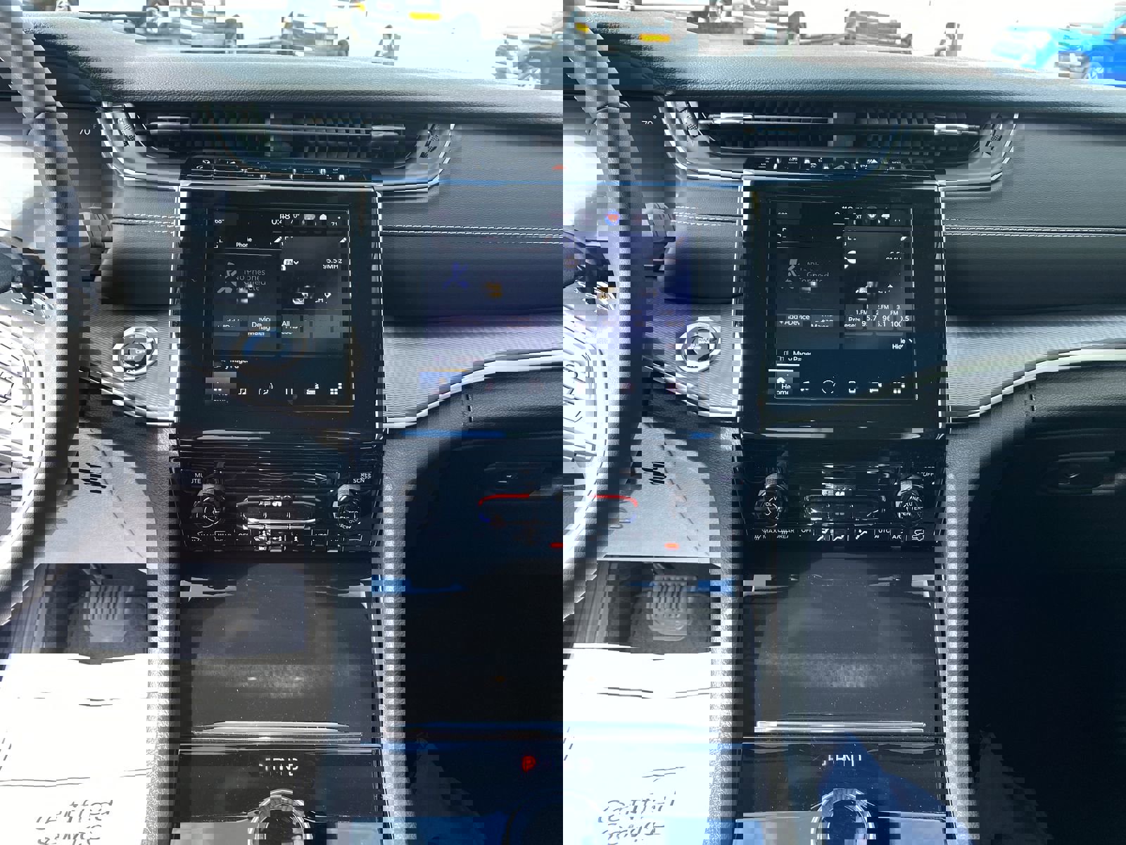 Used 2023 Jeep Grand Cherokee Laredo image 86