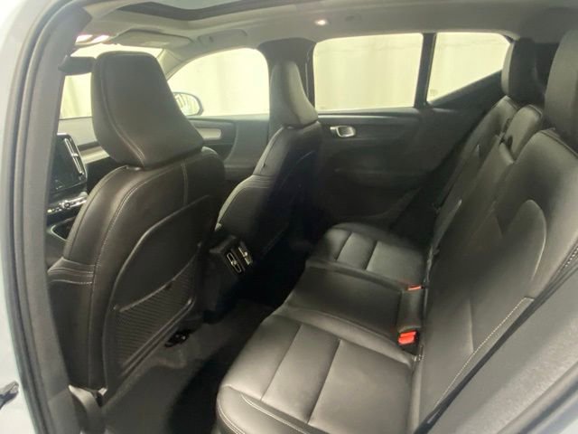 Certified 2025 Volvo XC40 B5 Core AWD/4WD image 13