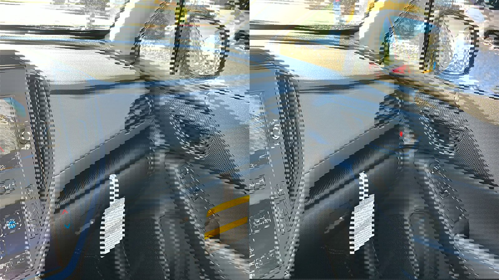 Certified 2025 Subaru Crosstrek 2.0i image 19