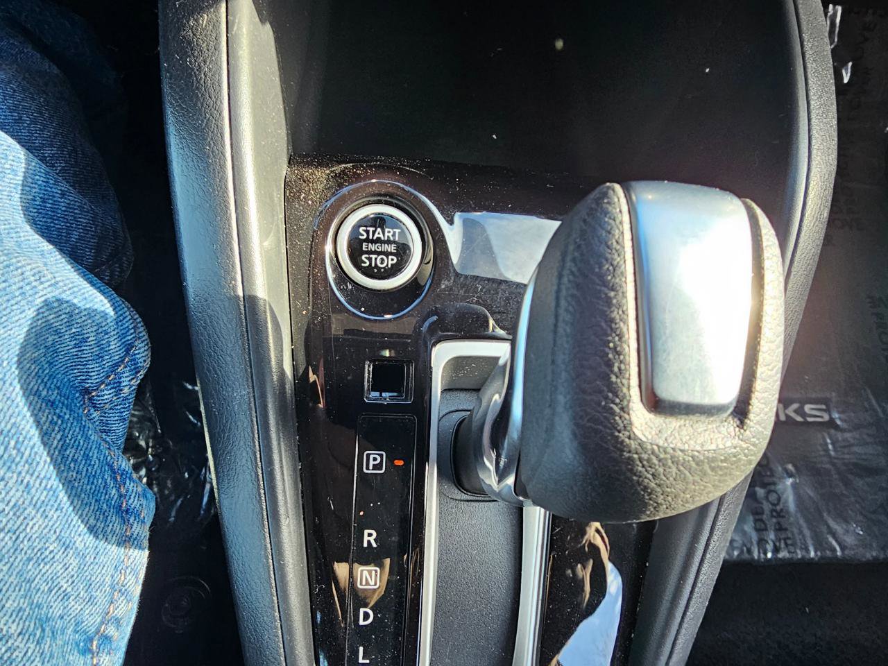 Used 2020 Nissan Kicks S image 40