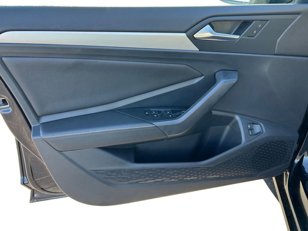 Certified 2023 Volkswagen Jetta Sport image 22
