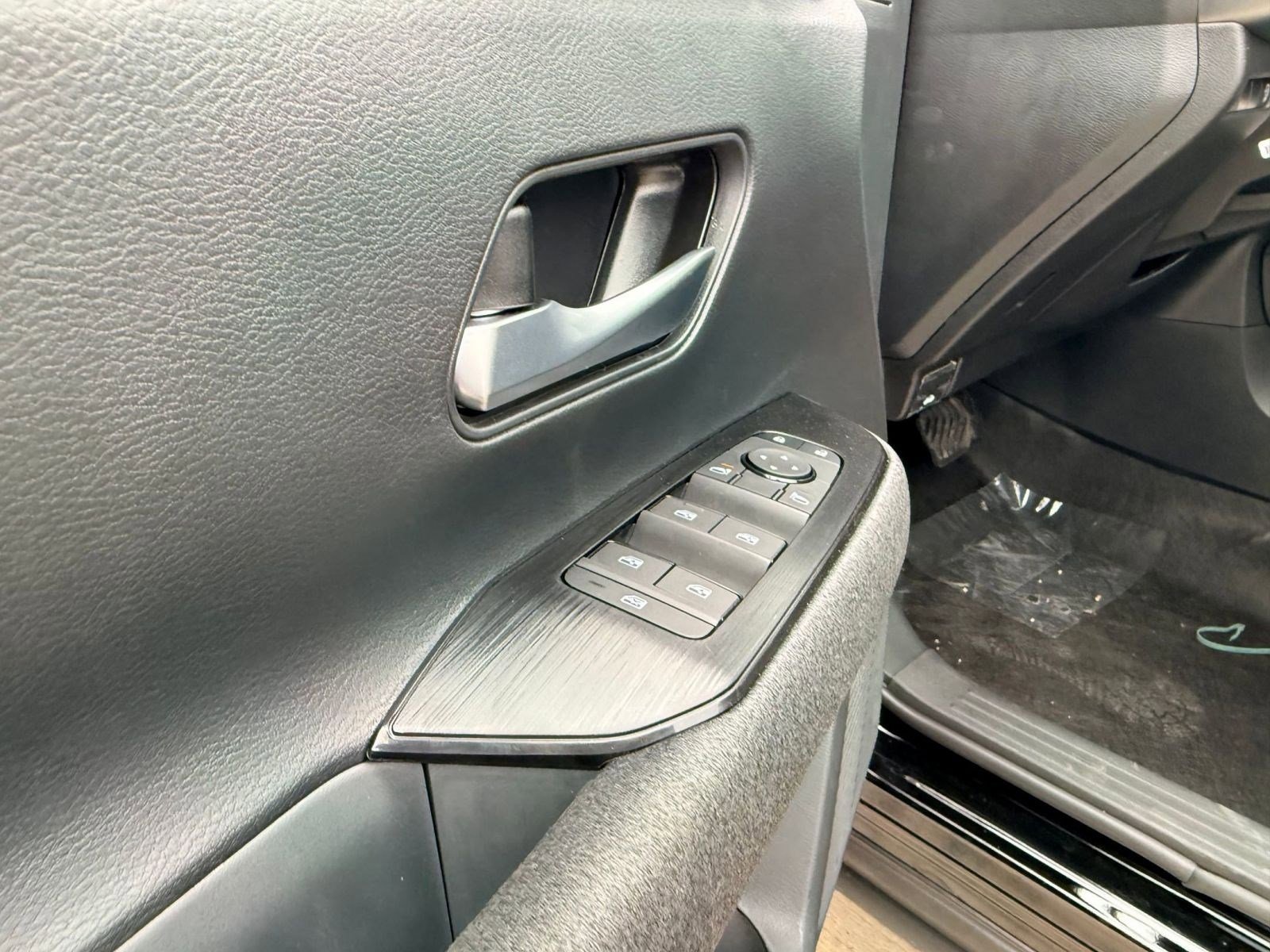 New 2026 Nissan Kicks SV image 17