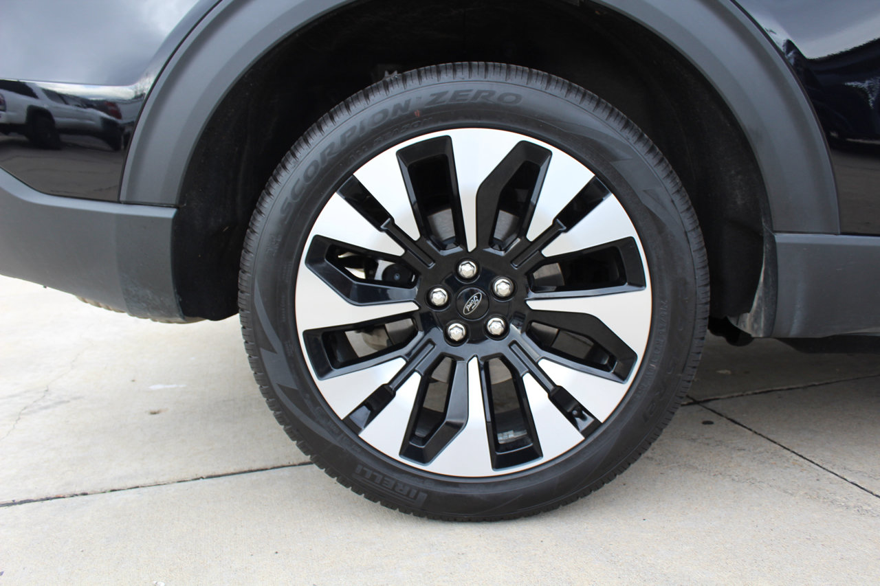 Used 2025 Ford Explorer Platinum w/ LUX Leather Package image 45