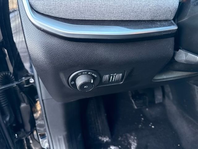 Used 2022 Jeep Compass Latitude w/ Sun and Sound Group image 15