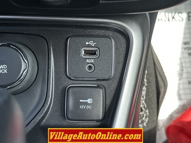 Used 2018 Jeep Compass Latitude w/ Popular Equipment Group AWD/4WD image 19