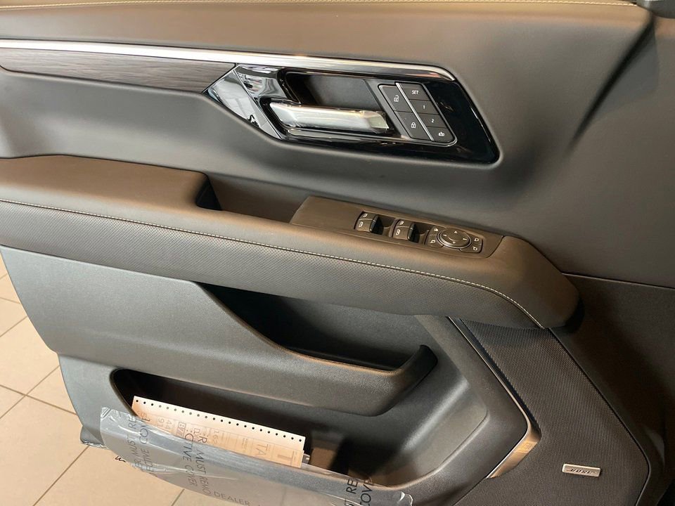 New 2025 Chevrolet Tahoe Premier image 18