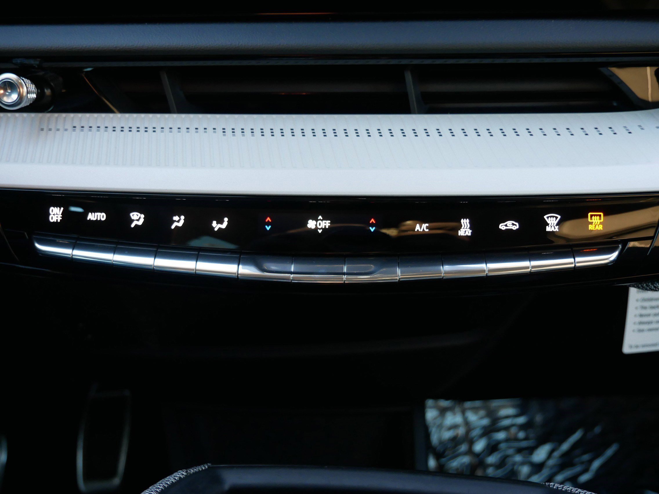 Used 2025 Cadillac Optiq Sport 2 w/ LPO, Floor Liner Package image 20