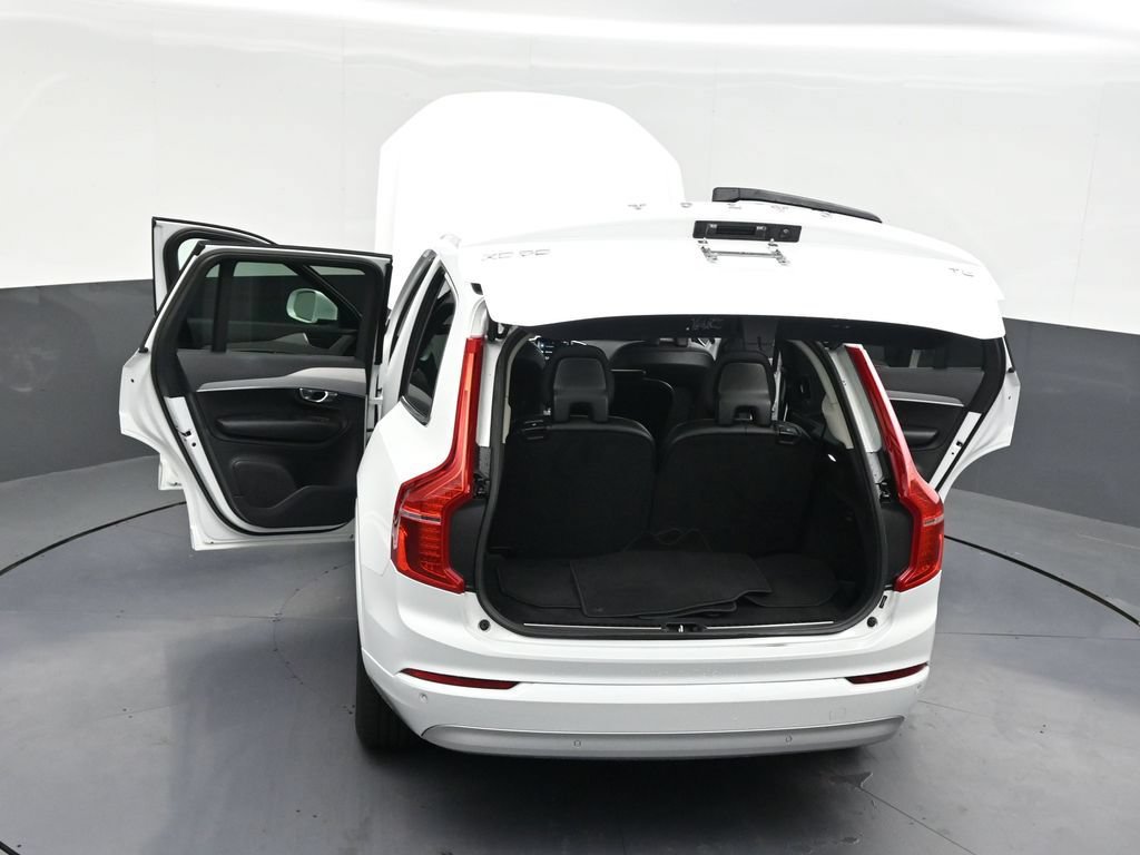 Certified 2022 Volvo XC90 T5 Momentum FWD image 35