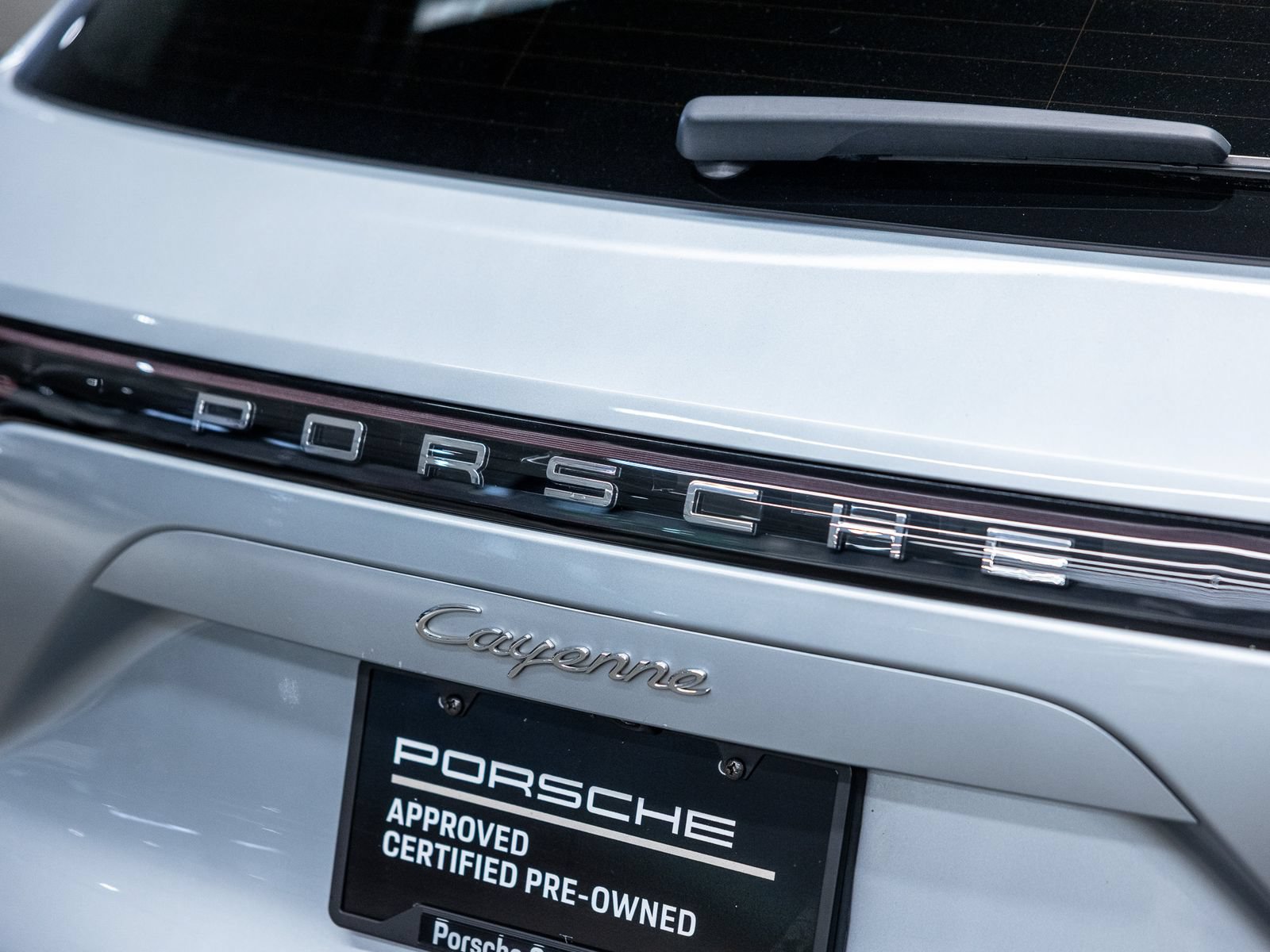 Certified 2023 Porsche Cayenne w/ Premium Package AWD/4WD image 23