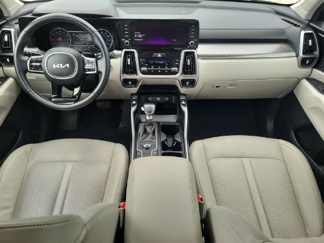 Certified 2022 Kia Sorento S w/ Panoramic Sunroof Package FWD image 12