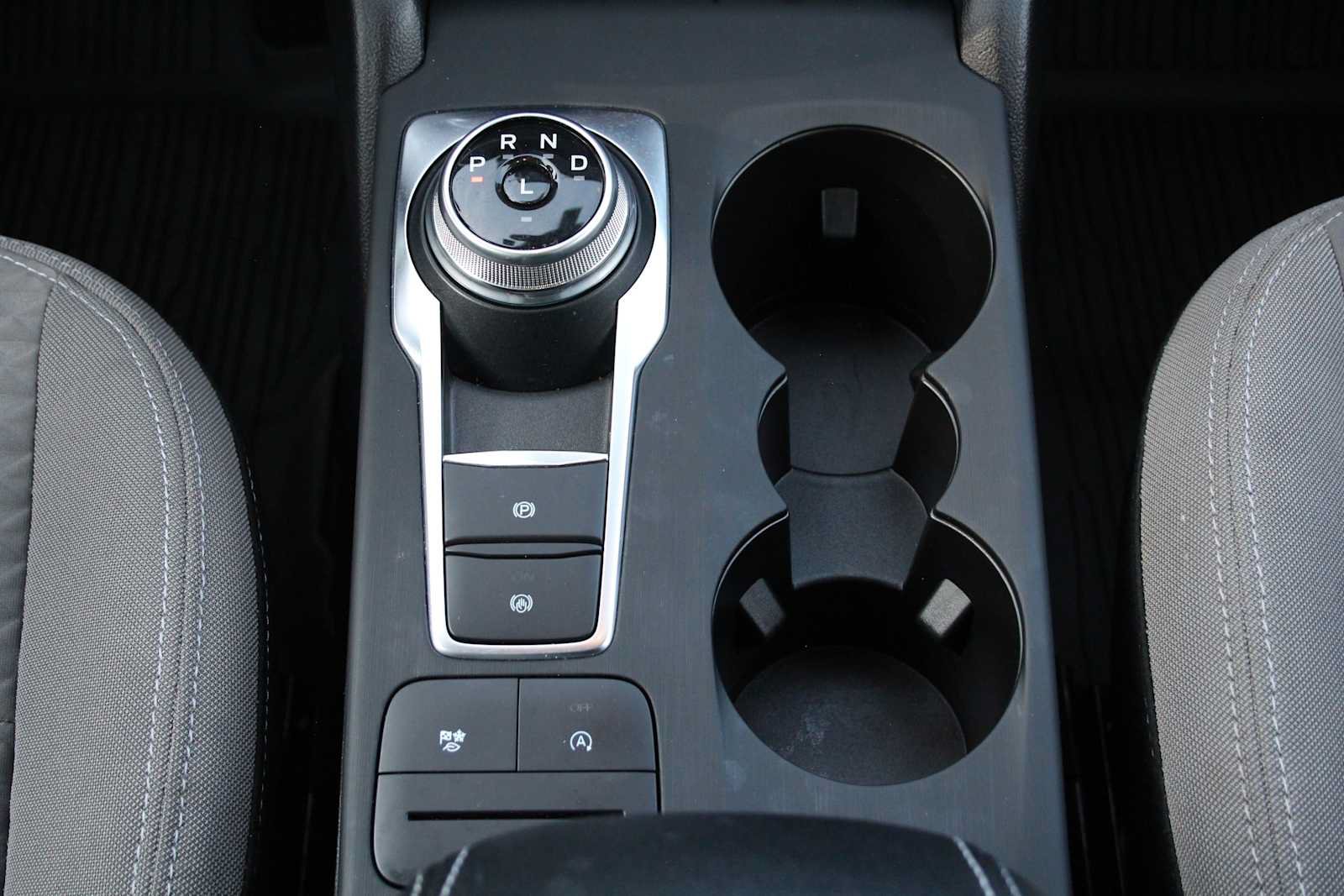 Used 2022 Ford Escape SE w/ Cold Weather Package AWD/4WD image 29