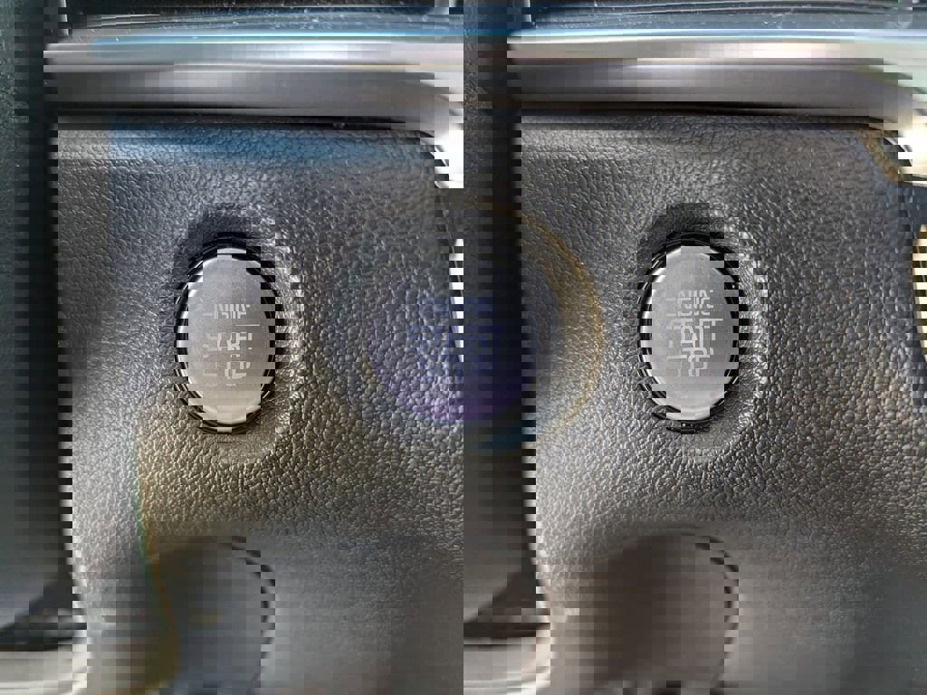 Used 2025 Kia Sorento S w/ Panoramic Sunroof Package image 24