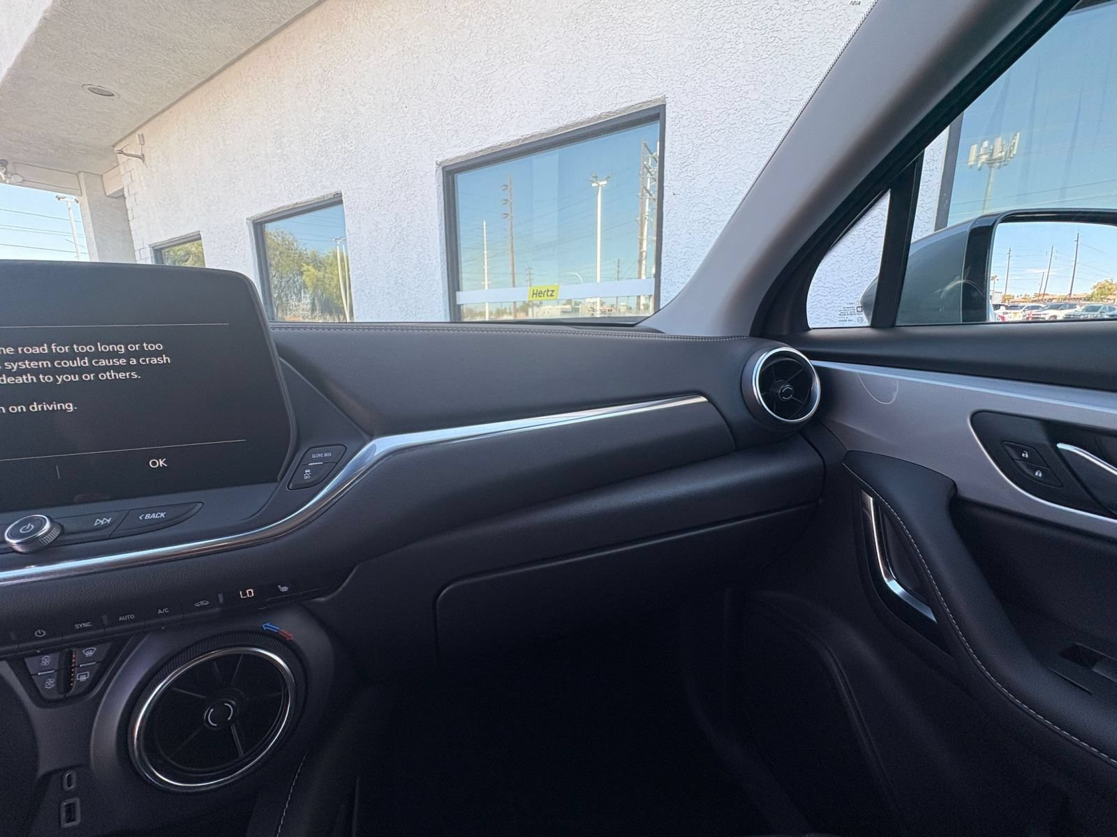 Used 2025 Chevrolet Blazer LT FWD image 37