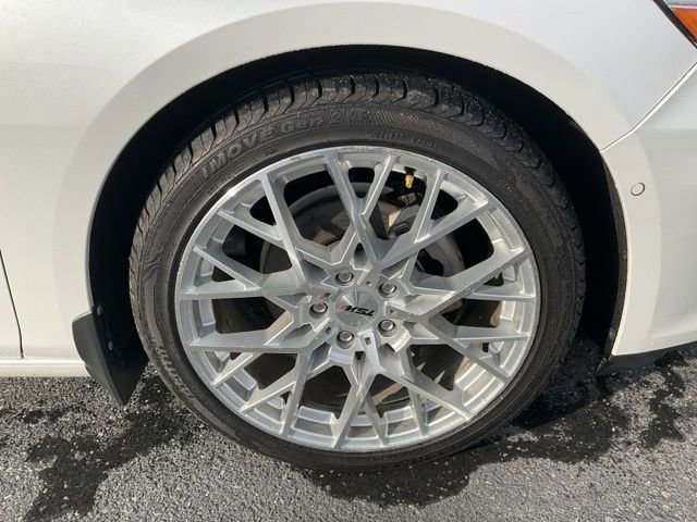 Used 2019 Chevrolet Malibu Premier w/ Sun and Wheel Package image 9