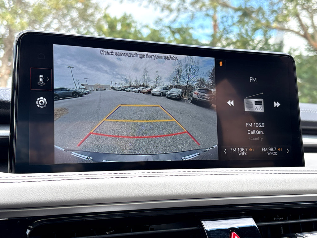 Used 2025 Genesis G70 2.5T image 33