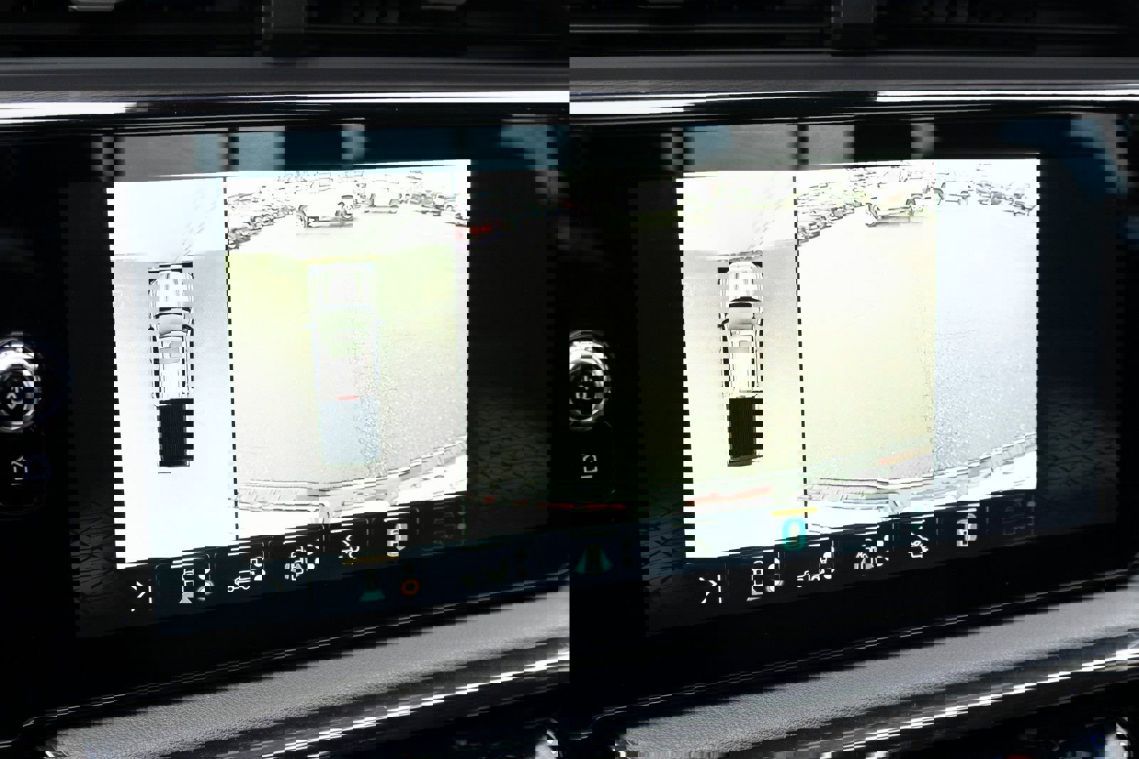 Used 2023 GMC Sierra 1500 AT4 w/ Technology Package image 4