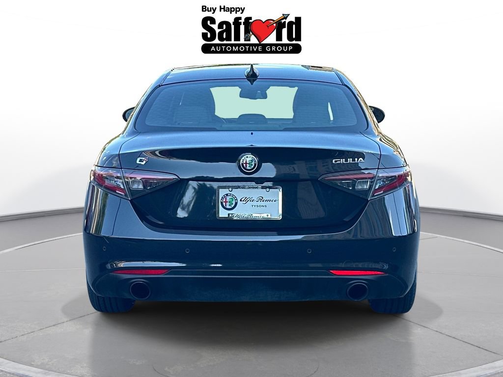 Used 2024 Alfa Romeo Giulia Ti AWD/4WD image 7