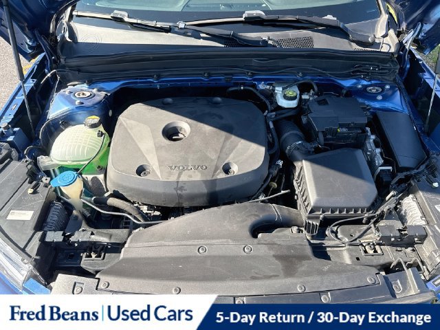Used 2021 Volvo XC40 T5 R-Design w/ Climate Package AWD/4WD image 36