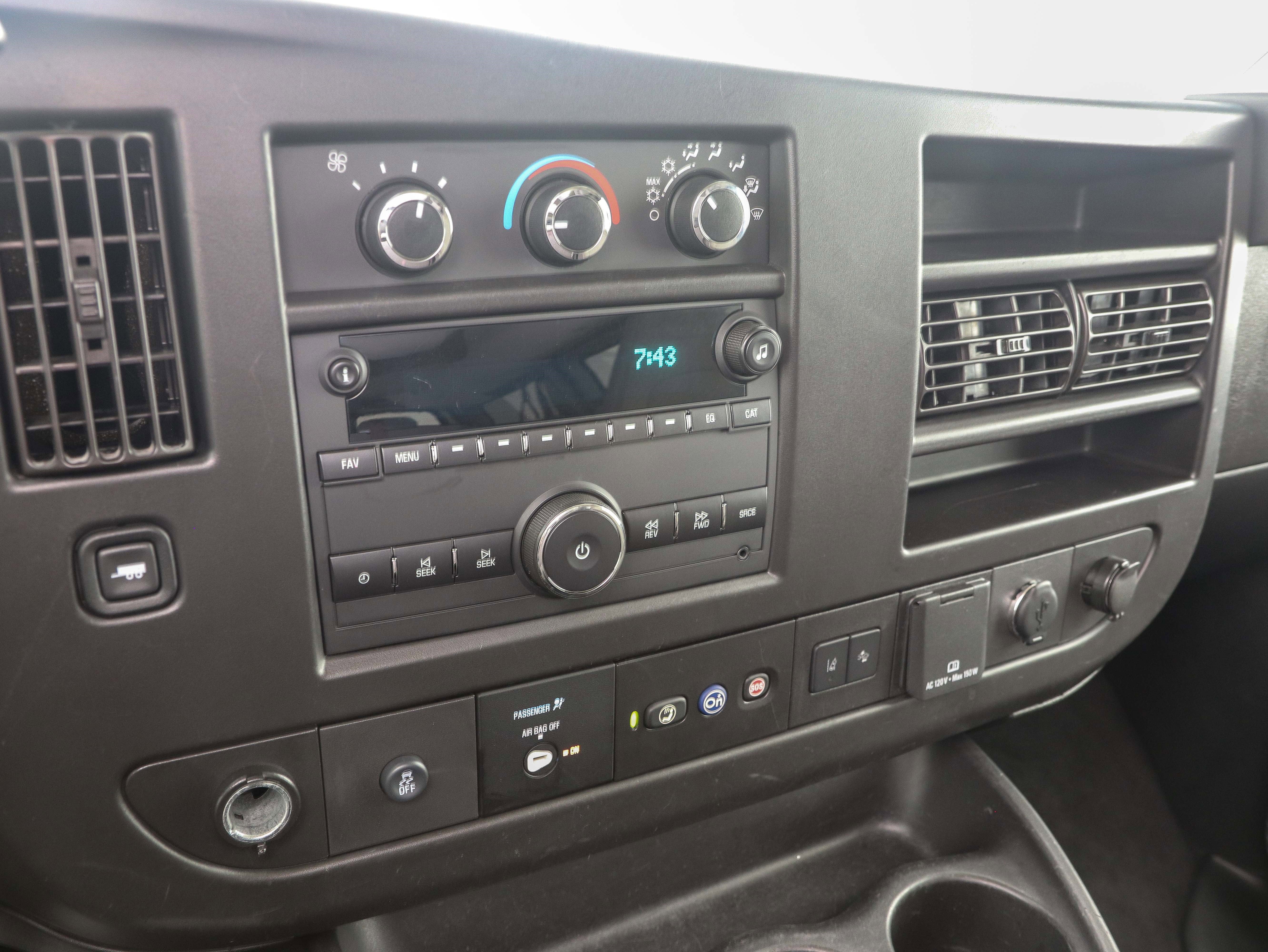 Used 2020 Chevrolet Express 3500 LT w/ LT Preferred Equipment Group image 18