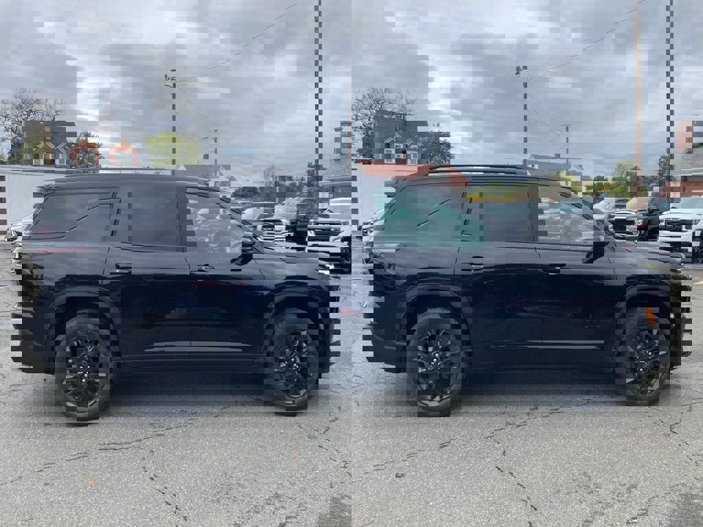 New 2026 Chevrolet Traverse LT w/ Midnight/Sport Edition image 8