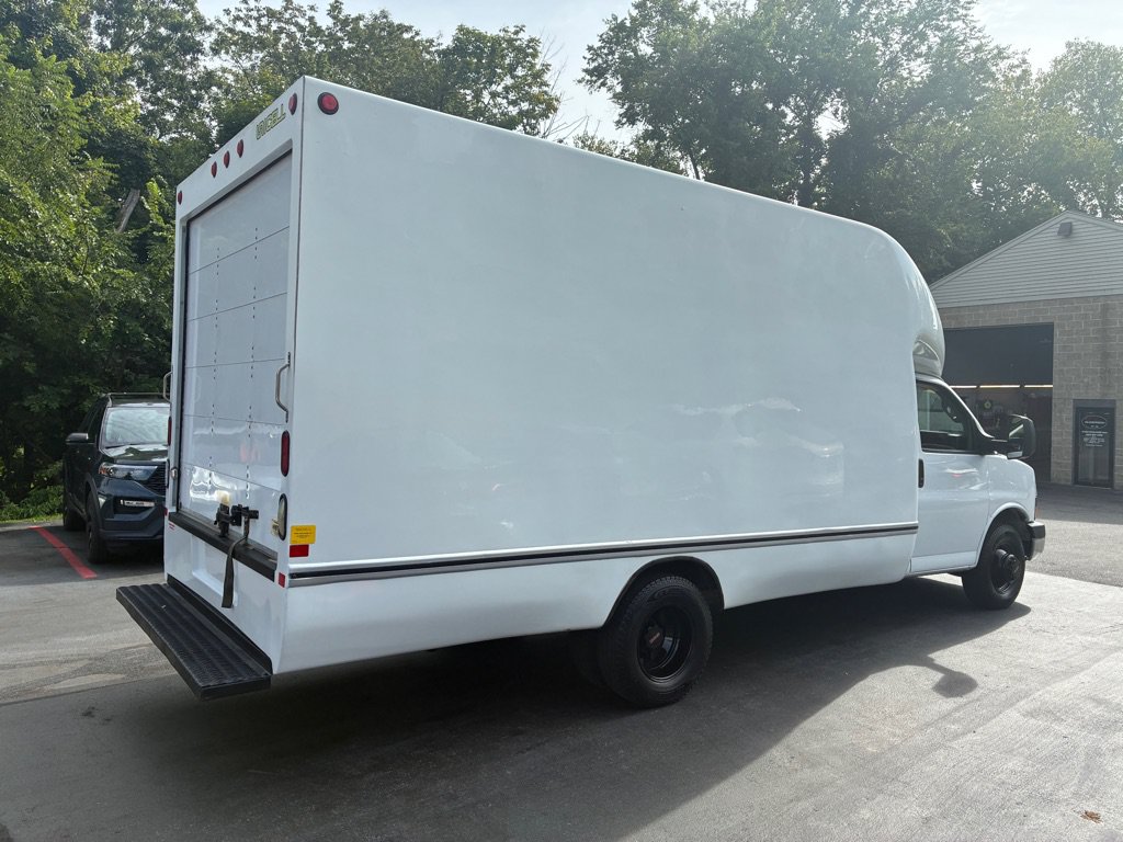 Used 2016 GMC Savana 3500 RWD image 8