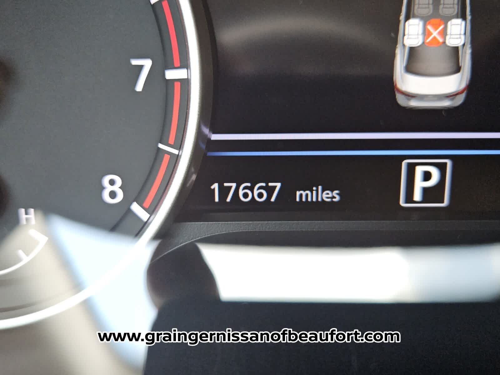 Used 2025 Nissan Sentra SV FWD image 15
