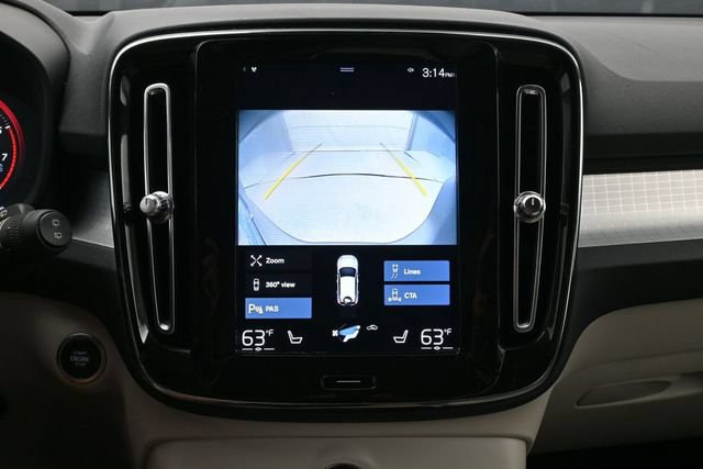 Used 2022 Volvo XC40 T4 Momentum FWD image 20