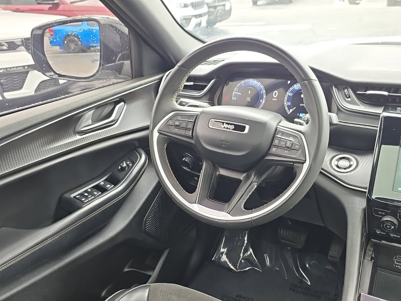 Used 2023 Jeep Grand Cherokee Altitude AWD/4WD image 15