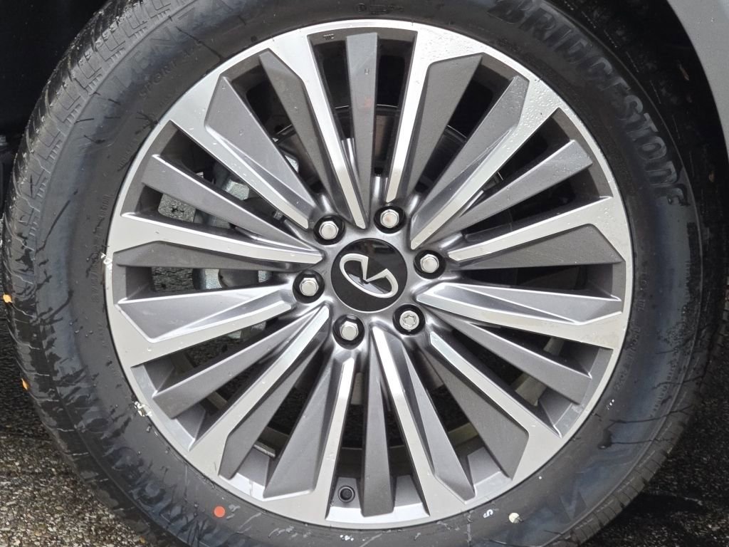 New 2025 INFINITI QX80 Sensory image 20