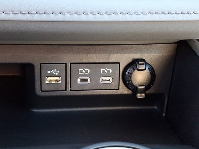 Used 2023 Toyota Highlander XLE image 26