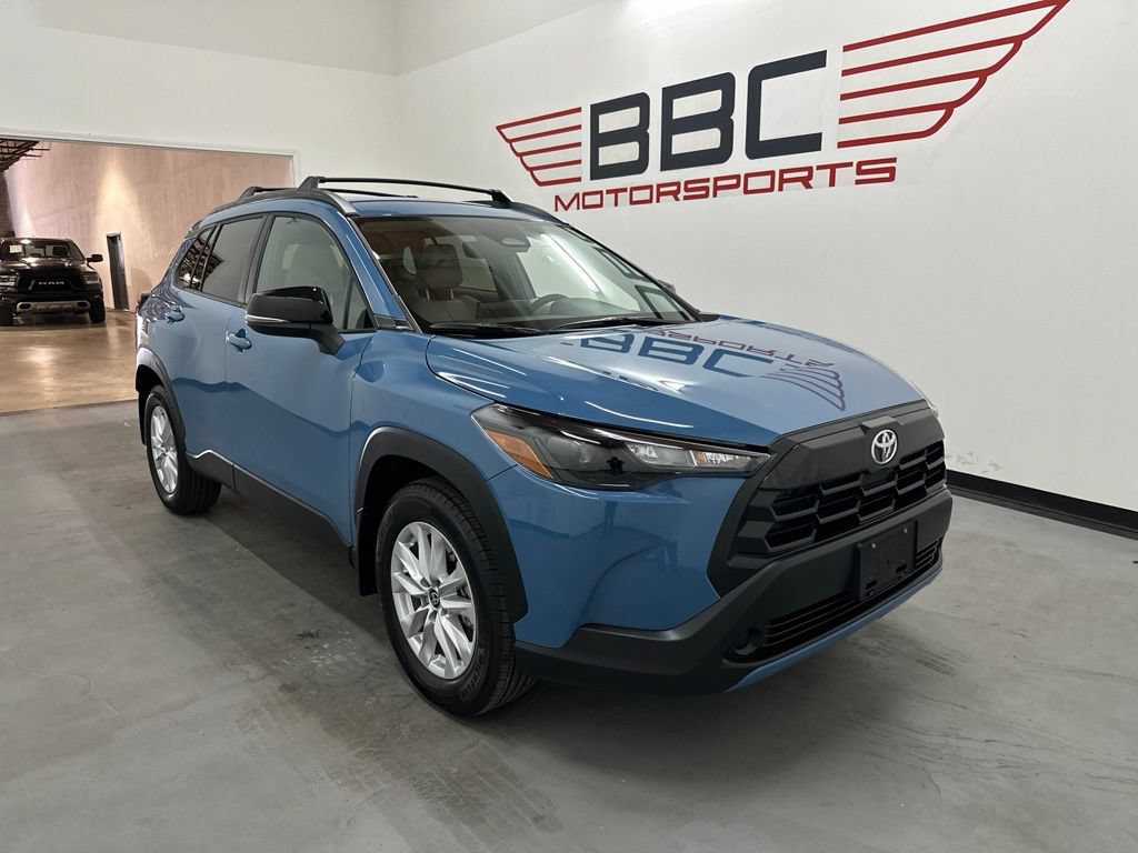 Used 2026 Toyota Corolla Cross LE FWD image 1