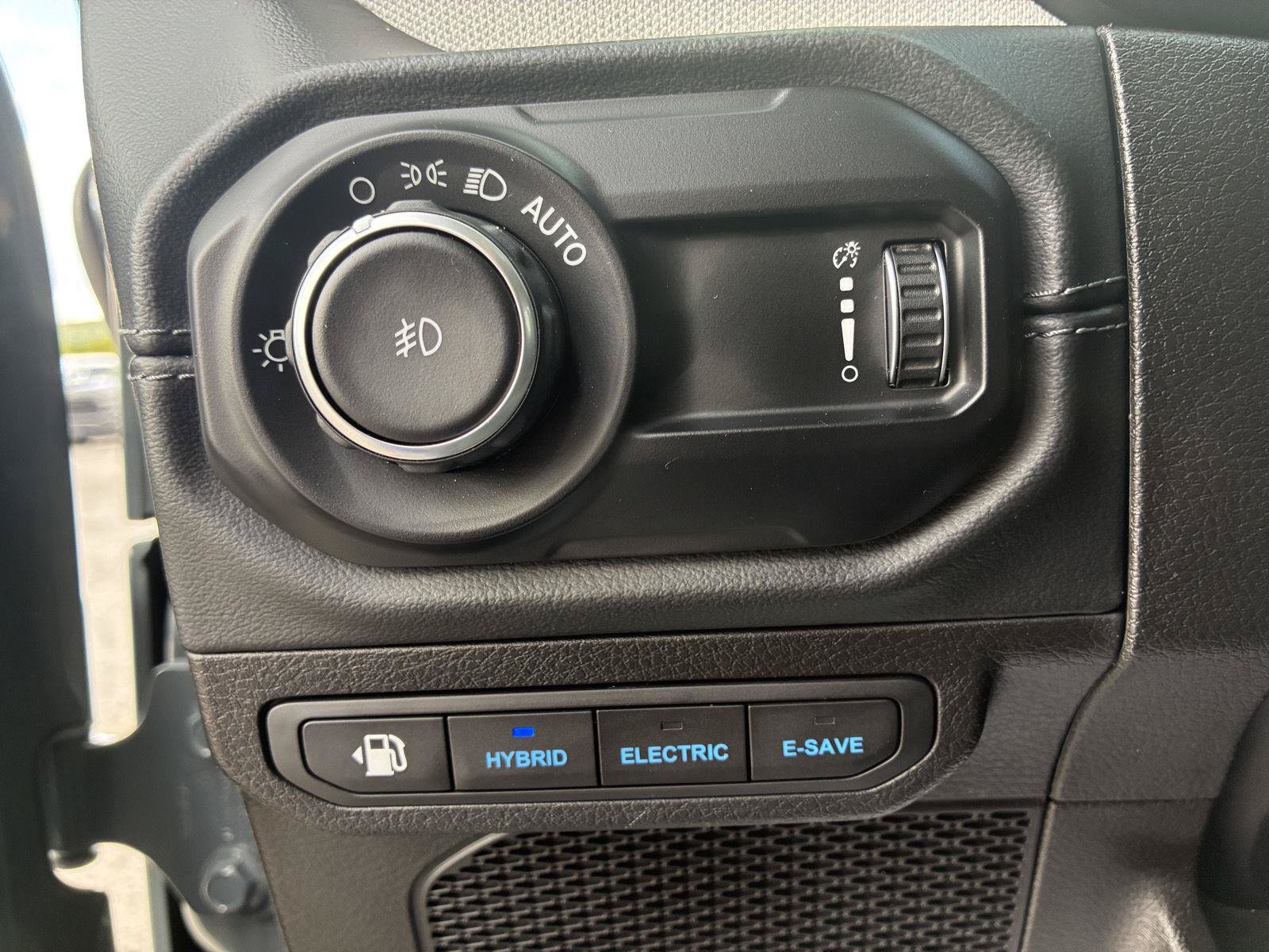 Used 2024 Jeep Wrangler Unlimited Sahara AWD/4WD image 20